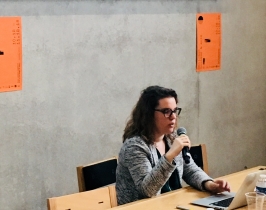 Colloque couleur et soin. Estelle Guerry, designer coloriste, Université de Toulouse. Décembre 2019, ENSAD Nancy. Crédit photo : La Fabrique de l'hospitalité.