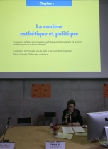 Colloque couleur et soin. Décembre 2019, ENSAD Nancy. Barbara Bay, co-organisatrice du colloque. Crédit photo : La Fabrique de l'hospitalité.