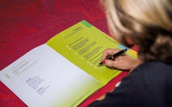 Les patients accueillis aux HUS dans le cadre d'une prise en chage en ambulatoire se voient remis le passeport ambulatoire. Janvier 2019. Crédit : Crédit photo : Bernard Bay